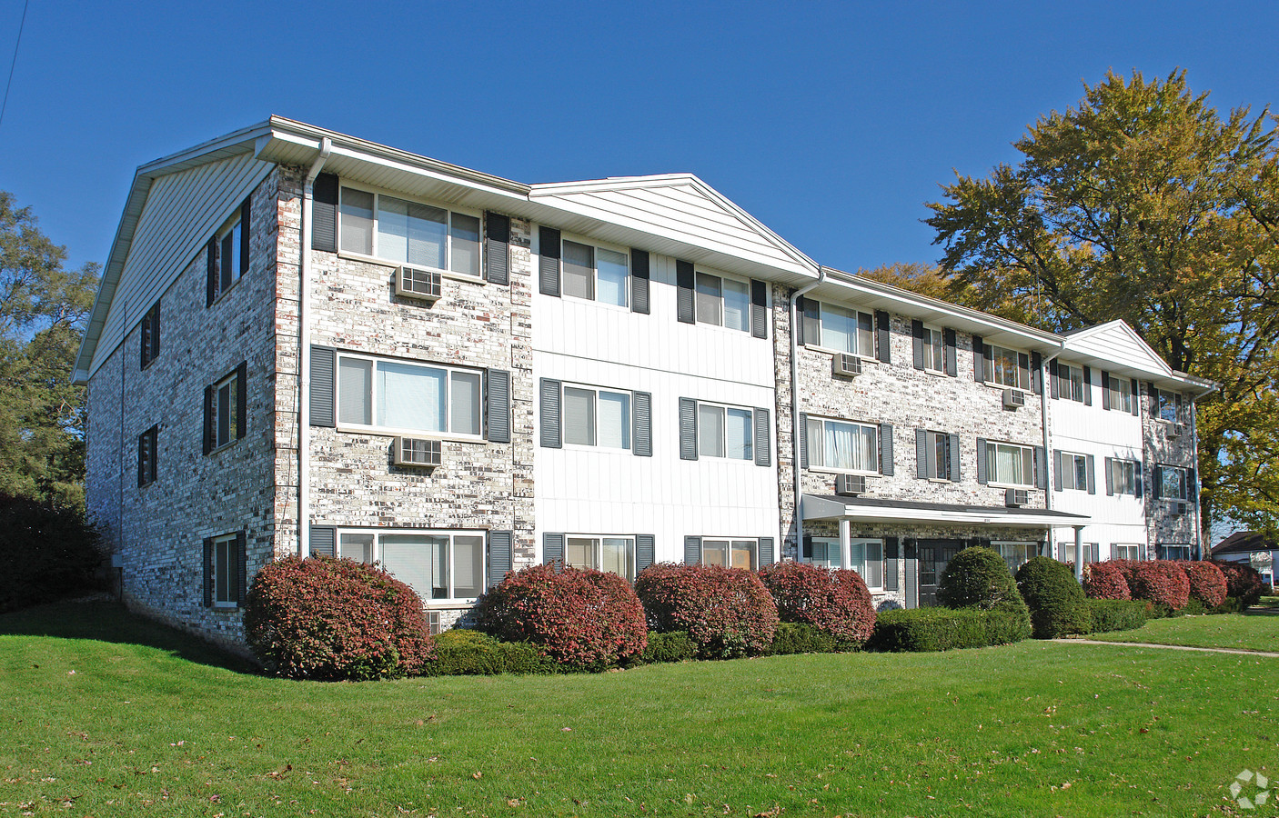 100 W Grove Street #18
